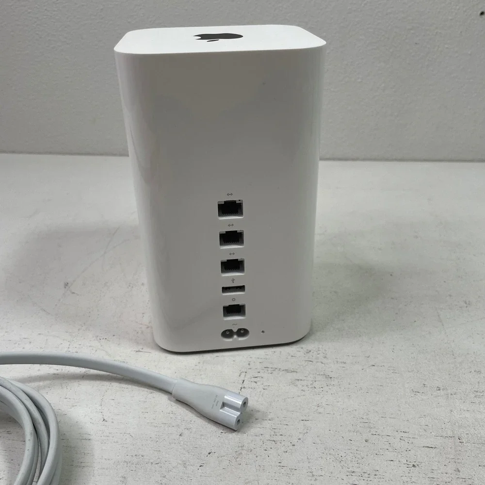 Apple AirPort Extreme 802.11ac Wi-Fi Base Station Router A1521 6th Gen Turns On